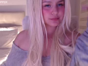Squirt Camgirl leah_bunny